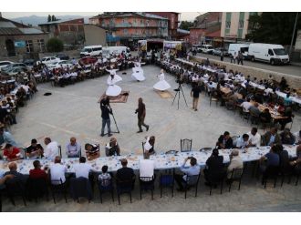 Büyükşehir, Pasinler’de Sokak İftarı Düzenledi
