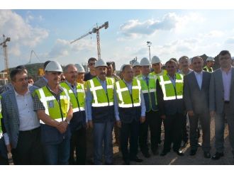 Bakan Müezzinoğlu Balıkesir Şehir Hastanesi İnşaatını İnceledi