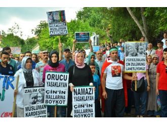 Doğu Türkistanlı Müslümanları Yalnız Bırakmadılar