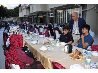 Karaman Belediyeden Yetim Ve Öksüzlere İftar