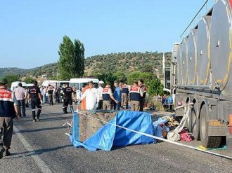 Manisada trafik kazası: 15 ölü