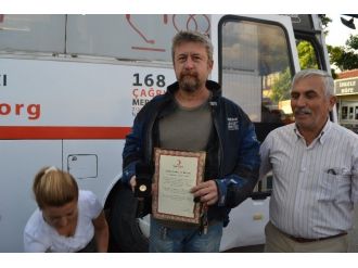 Kan Bağışçılarına Madalyaları Verildi