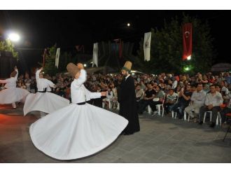 Çan’da Sema Gösterisi İzleyenleri Mest Etti