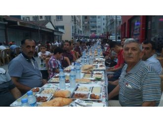 İhh Derneği Dörtyol’da İftar Verdi