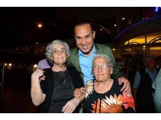 Başkan Sözlü, İftarda Yaşlıları Unutmadı