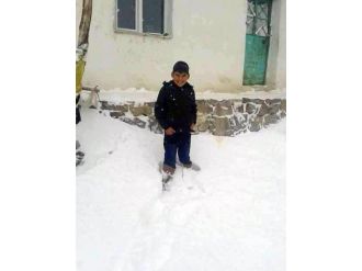 10 Yaşındaki Çocuk Düştüğü Su Birikintisinde Boğularak Hayatını Kaybetti