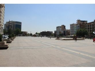 Sıcaklar Diyarbakır’ı Hayalet Şehre Dönüştürdü