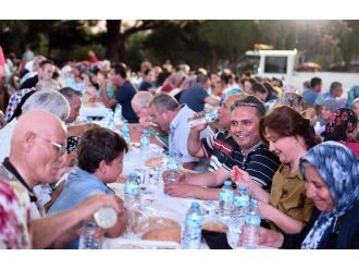 Yeşilköy’de İlk İftar