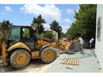 Erdemli’de Camilerde Çevre Düzenlemesi Yapılıyor