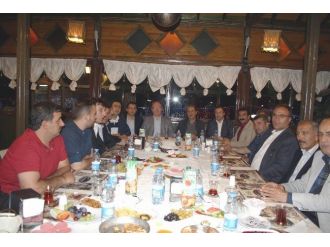 Ak Parti, Esnaf Teşkilatı İle Sahurda Bir Araya Geldi