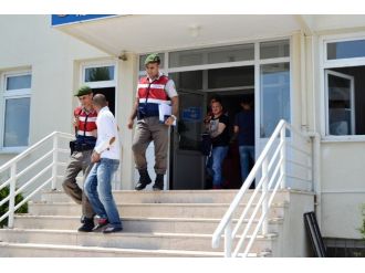 Jandarma Oto Hırsızlarını Yakaladı