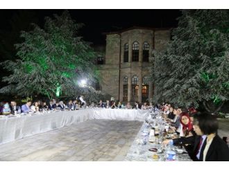 Tayini Çıkan Mülki İdare Amirlerine Veda Yemeği