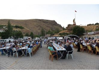 Çarşı İftar Programları Devam Ediyor