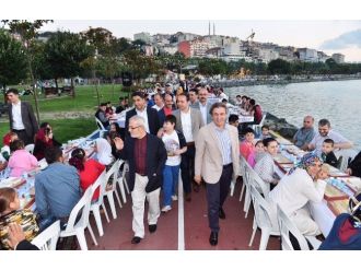 Sütlüce Sahilinde 1 Kilometrelik İftar Sofrası