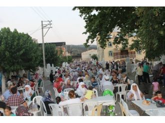 Karaçakal Yörüklerinin İftarı Binlerce Kişiyi Buluşturdu