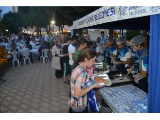 Nazilli’de Büyükşehir İftar Çadırına Büyük Rağbet