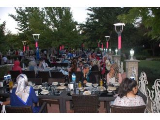 Yeni Dünya Vakfı’ndan İftar