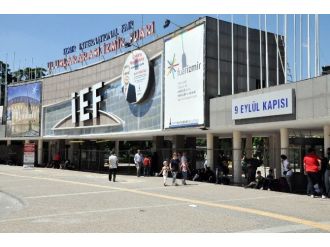 İzmir Fuarının Kapıları Suriyelilere Kapatıldı