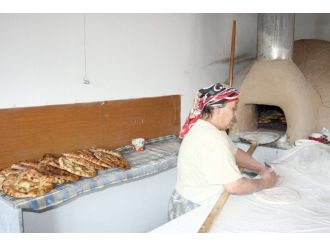 Çardak Ekmeği, İftar Ve Sahurların Vazgeçilmezi Oldu