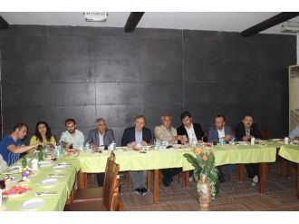 Vural Kavuncu Gazetecilerle Biraraya Geldi