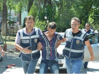 Kocaeli’de Kasiyeri Bıçaklayan Şahıs Manisa’da Yakalandı