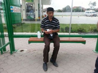 Elektrikli Bisikletin Çarptığı Engelli Yaralandı