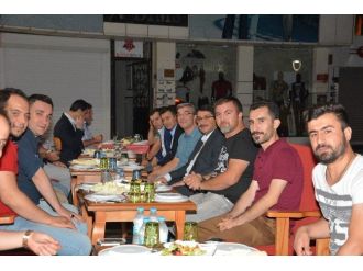 Başkan Çelik Esnafın Sahur Davetini Geri Çevirmedi