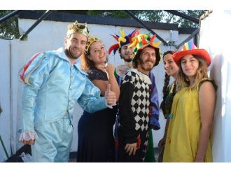 Kuşadası Belediyesi Çocuk Şenliği Sürüyor