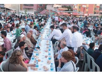 Diyanet İşleri Başkanlığı’ndan 9 Bin Suriyeli’ye İftar