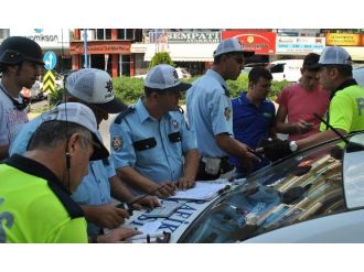 Aydın Trafik Polisleri Kurallara Uymayan Gençleri Affetmedi
