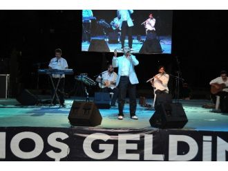 Ömer Karaoğlu, Ezgileriyle Gönüllere Hitap Etti