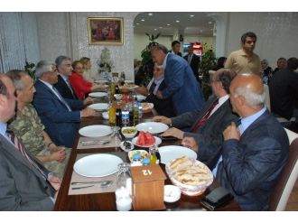 Kars Belediyesi’nden Şehit Ve Gazi Ailelerine İftar Yemeği