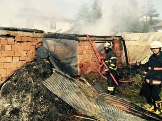 Samanlık Ve Ahır Tamamen Yandı