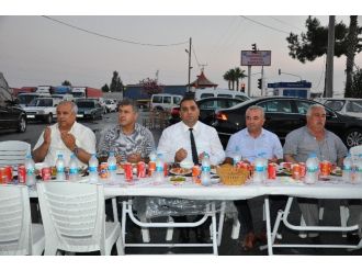 Başkan Can Kamyoncu Esnafıyla Orucunu Açtı