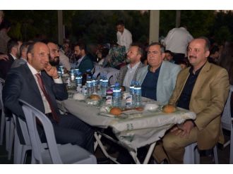 3 Mahalle, 2 Ayrı İftar Sofrası