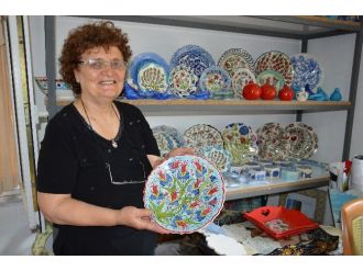 Sanat İçin Evini Atölyeye Çevirdi