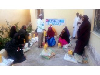 İhlas Vakfı Hayırseverlerin Yardımlarını Somali’ye Ulaştırdı