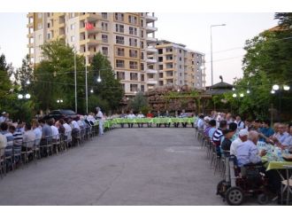 Vali Kamçı, Orucunu Huzurevi Sakinleri İle Açtı