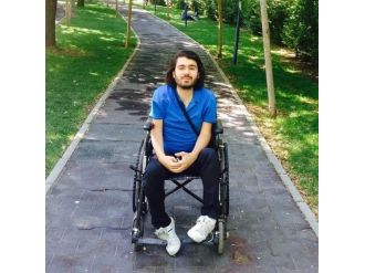 Hayatındaki Tüm Zorluklara Göğüs Geren Erhan Karaman İkinci Şiir Kitabını Yazdı