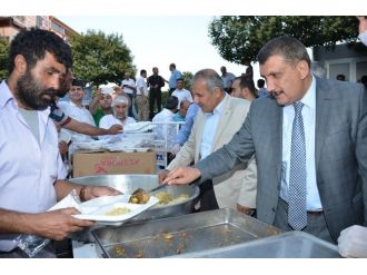 Milletvekili Şahin Ve Gürkan, İftar Çadırı’nı Ziyaret Etti
