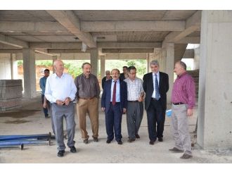 Başkan Gümrükçüoğlu Özak’la Kur’an Kursu İnşaatını İnceledi