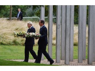 Londra’daki Terör Saldırısında Hayatını Kaybedenler 10.yılda Anıldı