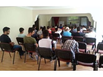 Gevaş’ta “Oruç, İslamiyet Ve Gençlik” Konferansı