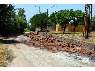 Adilcevaz’da Yol Yapım, Genişletme Ve İstinat Duvarı Çalışmaları