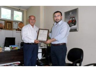 Cami Ve Kuran Kurslarına Yardım Edenlere ‘İyilik Belgesi’ Verildi