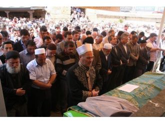 Yozgat’ta Kazada Ölen Genç, Gözyaşları Arasında Toprağa Verildi