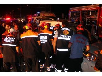 Kazada Araç İçerisinde Sıkışan Kadın Öldü