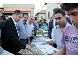 Gtb’den 2 Bin Kişiye İftar Yemeği