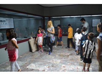 Aksamlı Öğrenciler Arkeoloji Müzesini Gezdi