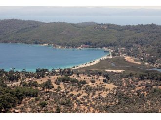 Cennet Koy Su Bekliyor